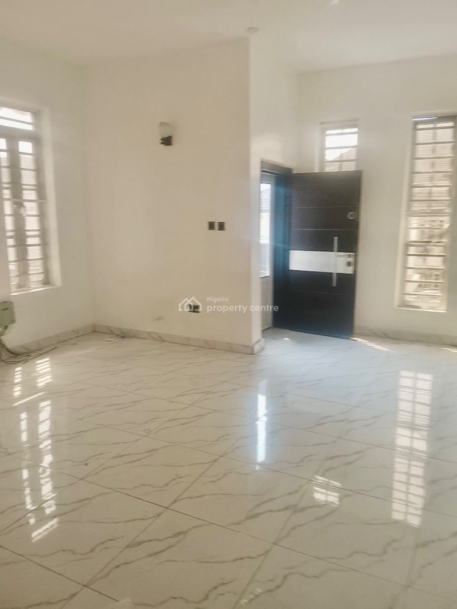 Exclusive  and Spacious with a B Q, Osapa, Lekki, Lagos, Detached Duplex for Rent