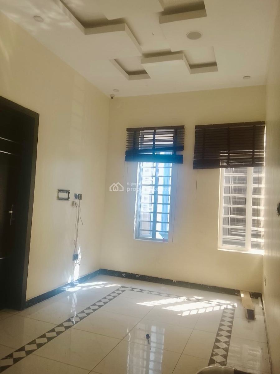 Exclusive  and Spacious with a B Q, Osapa, Lekki, Lagos, Detached Duplex for Rent