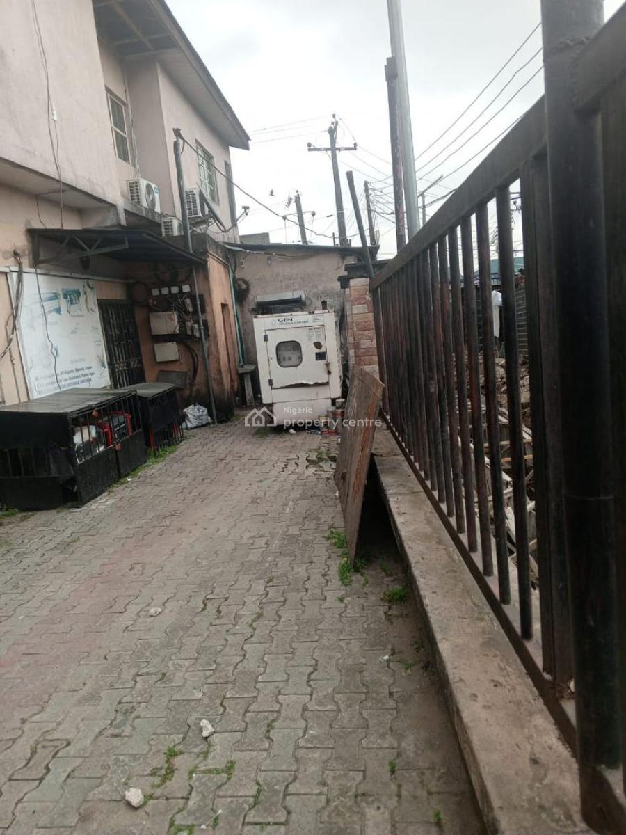 Standard Commercial Property  in a Good Location Very Close an, Shomolu, Lagos, Commercial Property for Sale