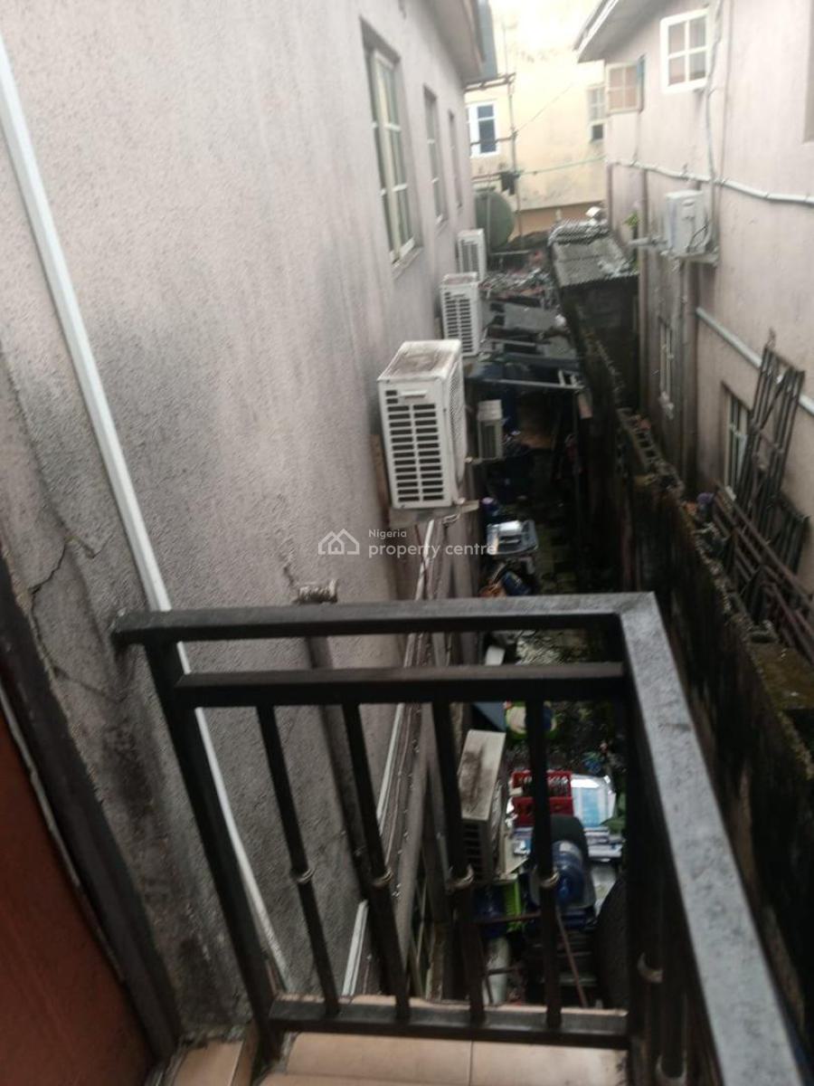 Standard Commercial Property  in a Good Location Very Close an, Shomolu, Lagos, Commercial Property for Sale