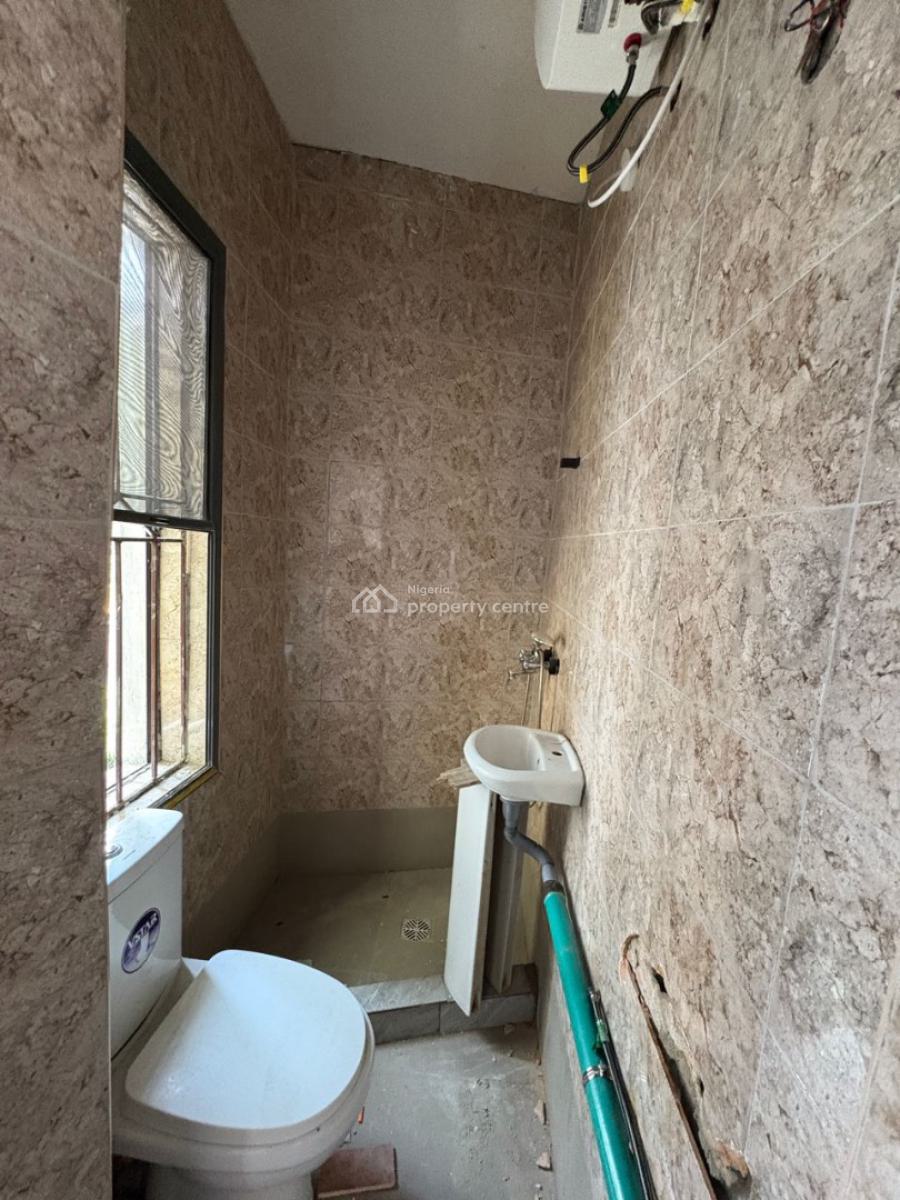 Single Room of Upstairs, Chevron Alternative, Lekki, Lagos, Flat / Apartment for Rent