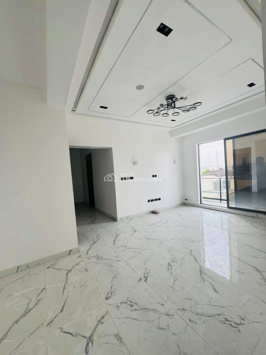 Distress Deal! Brand New Luxury 3 Bedroom Apartment, Lekki Phase 1, Lekki, Lagos, Flat / Apartment for Sale