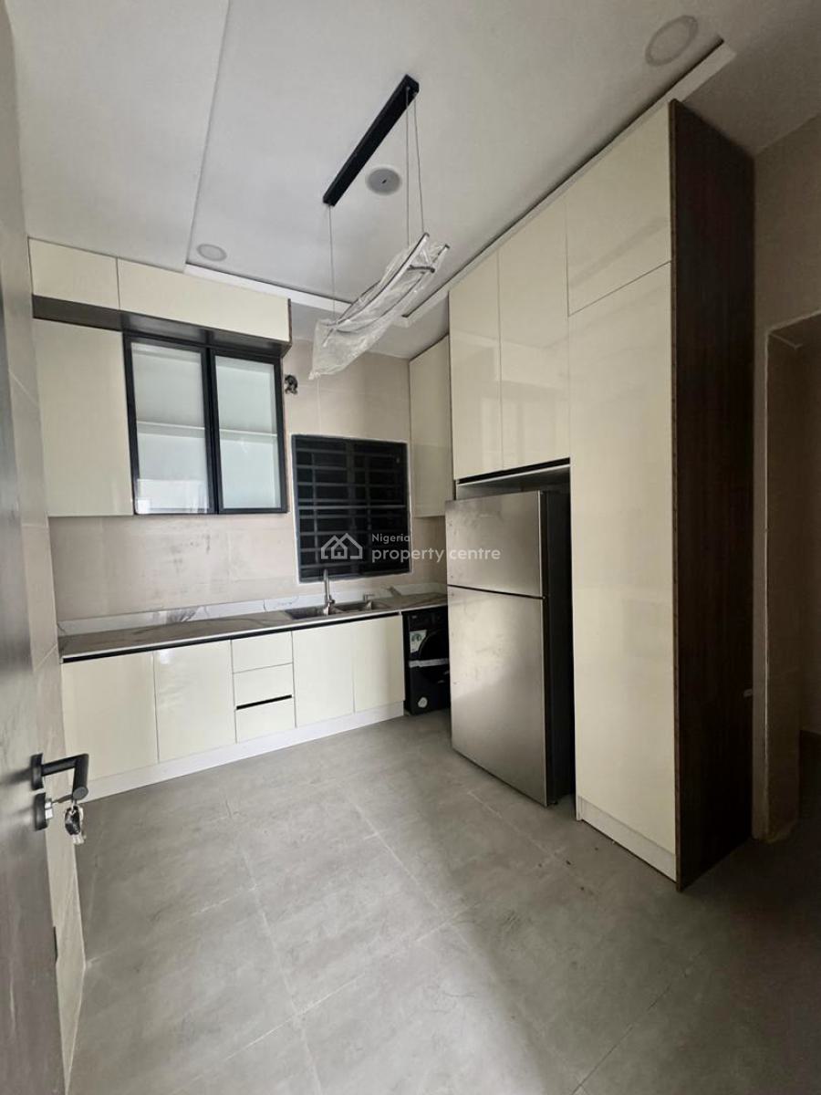 Distress Deal! Brand New Luxury 3 Bedroom Apartment, Lekki Phase 1, Lekki, Lagos, Flat / Apartment for Sale