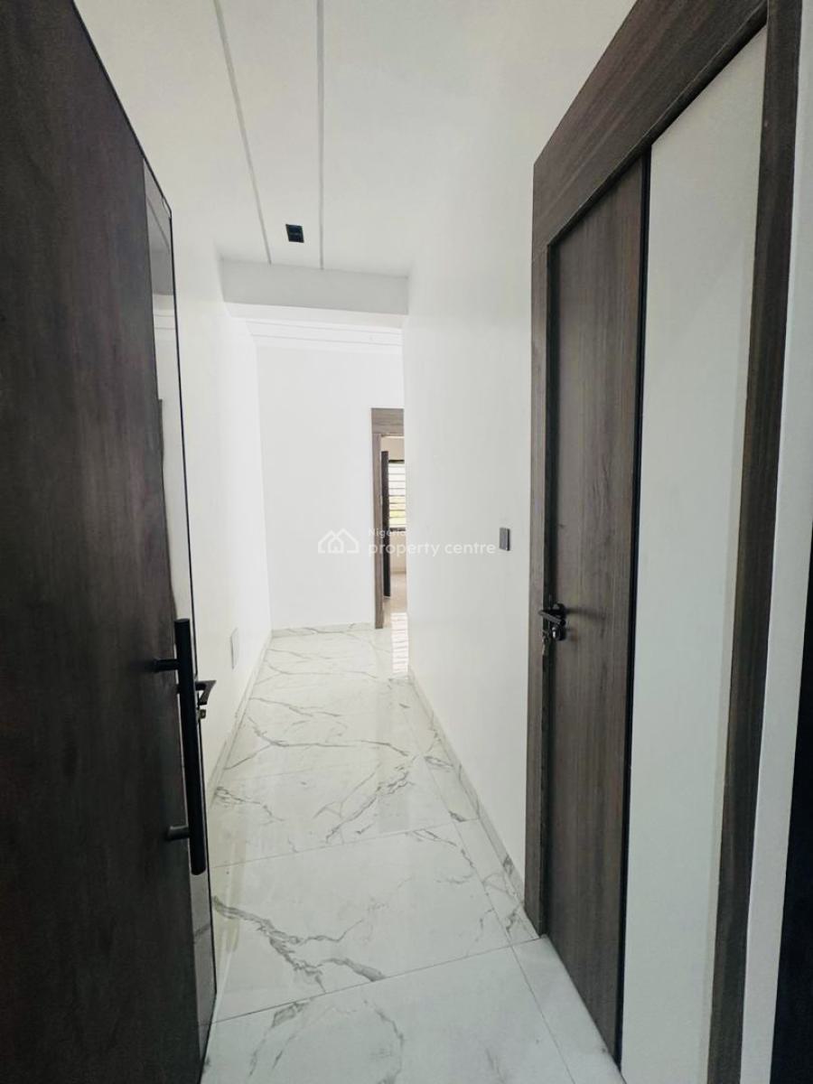Distress Deal! Brand New Luxury 3 Bedroom Apartment, Lekki Phase 1, Lekki, Lagos, Flat / Apartment for Sale