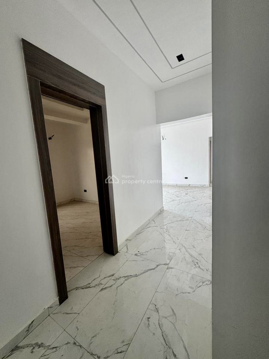 Distress Deal! Brand New Luxury 3 Bedroom Apartment, Lekki Phase 1, Lekki, Lagos, Flat / Apartment for Sale