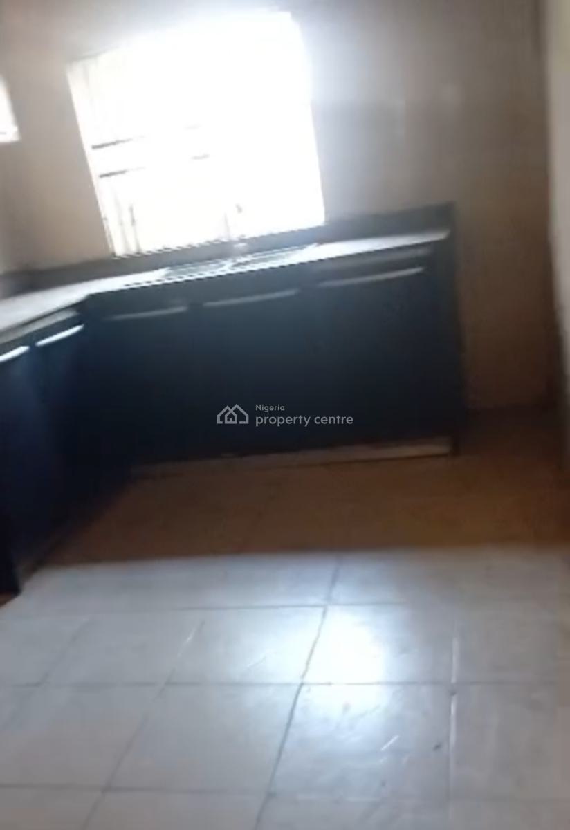 Decent 3 Bedroom Flat, Just 4 Tenant in The Compound, All Rooms Ensuit, in Secured Area of Onikan Yaba, Onike, Yaba, Lagos, Flat / Apartment for Rent