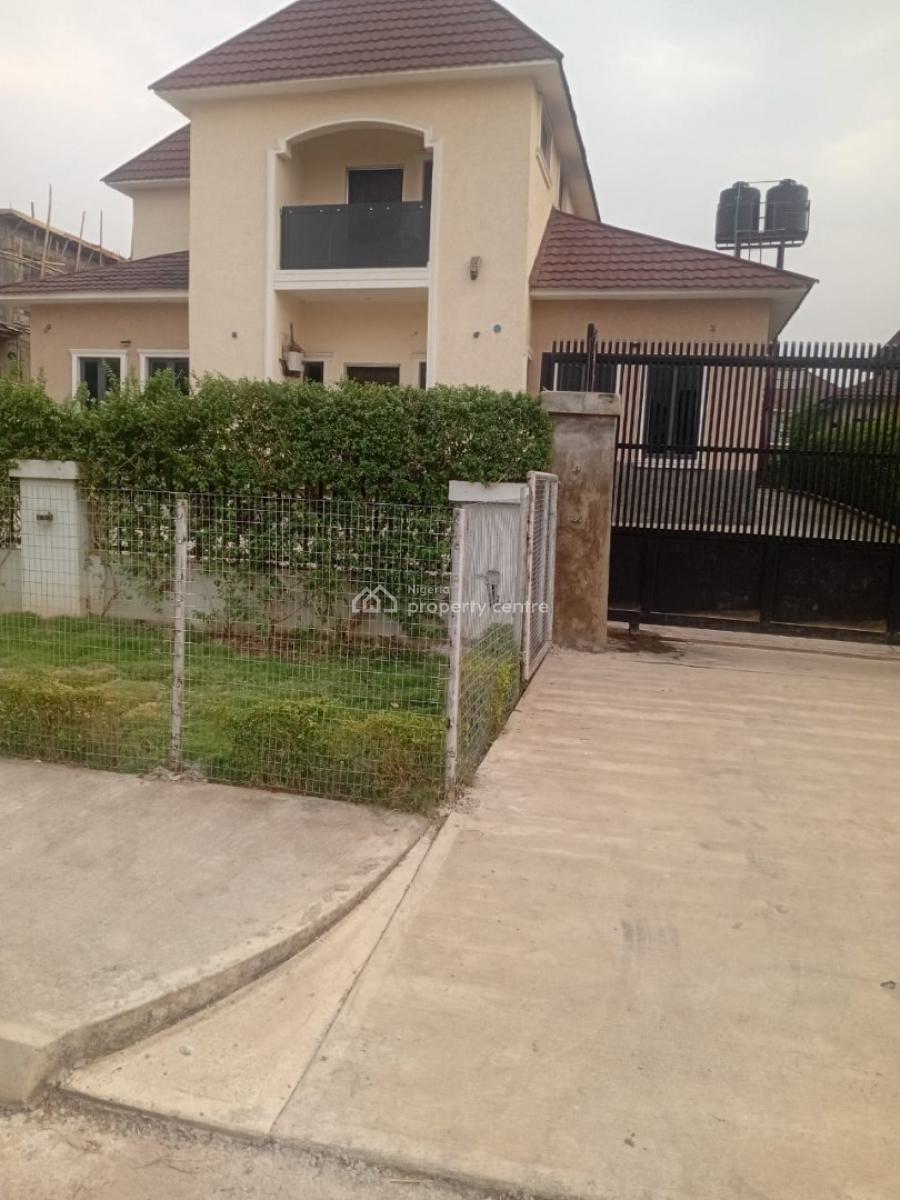 Well Built 3 Bedroom Fully Detached Duplex with 2 Rooms Bq, River Park Estate, Lugbe District, Abuja, Detached Duplex for Rent