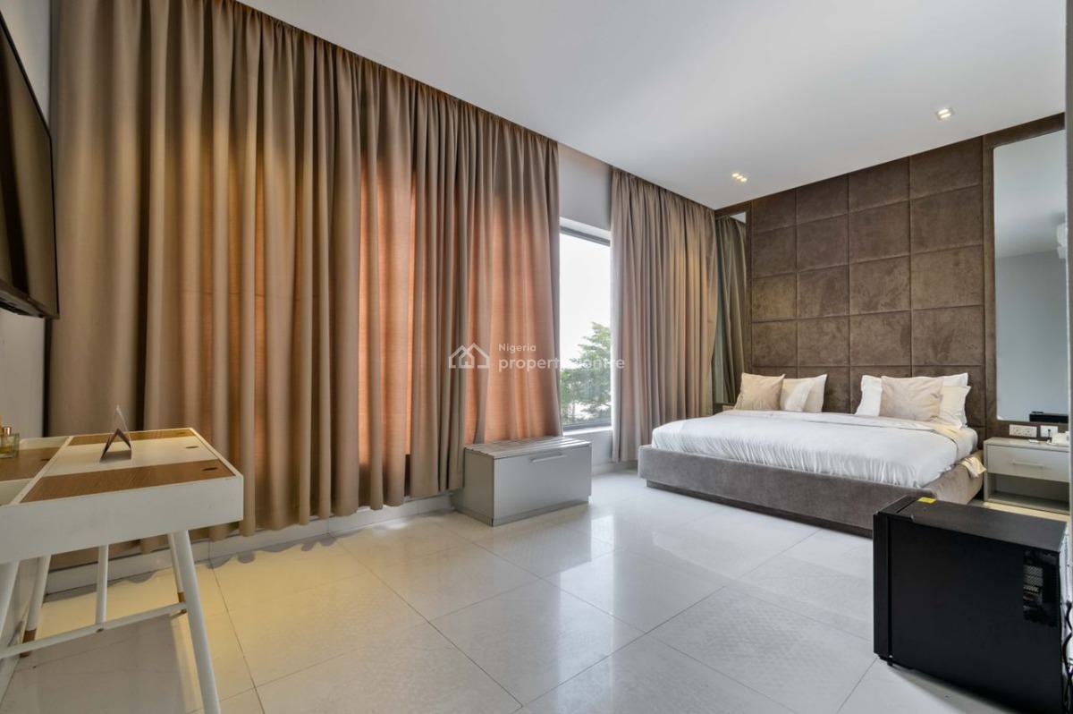 Luxurious Sea View 1 Bedroom Apartment with Top-notch Amenities, Chef on Demand, Housekeeping, Parking Space,netflix and Lots More, Lekki Phase 1, Lekki, Lagos, Flat / Apartment Short Let