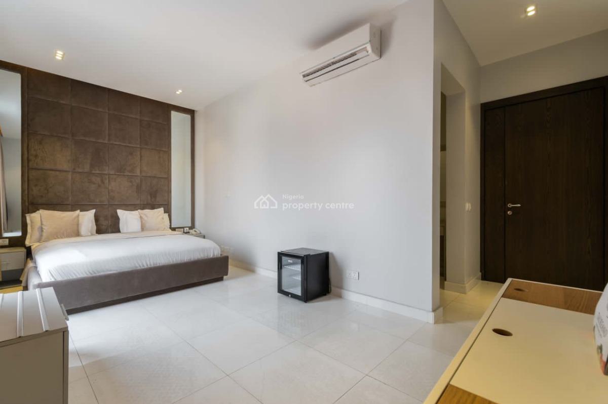 Luxurious Sea View 1 Bedroom Apartment with Top-notch Amenities, Chef on Demand, Housekeeping, Parking Space,netflix and Lots More, Lekki Phase 1, Lekki, Lagos, Flat / Apartment Short Let