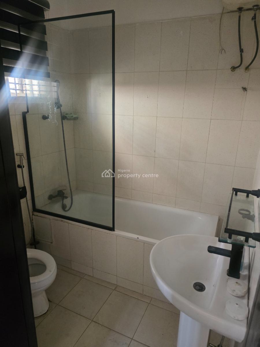 Self Services 3-bedroom Flat Apartment, Off Admiralty Road, Lekki Phase 1, Lekki, Lagos, Flat / Apartment for Rent