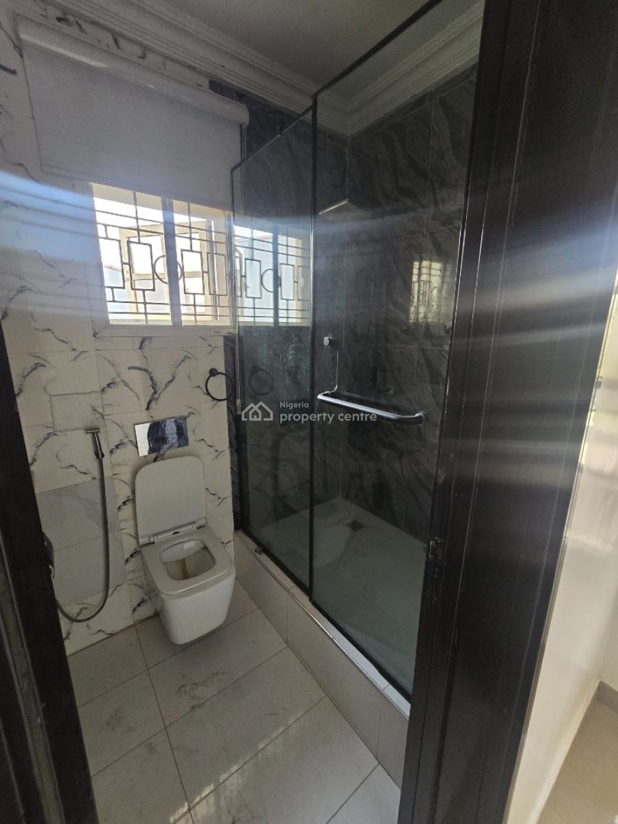 Self Services 3-bedroom Flat Apartment, Off Admiralty Road, Lekki Phase 1, Lekki, Lagos, Flat / Apartment for Rent