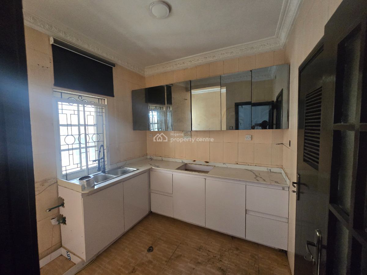 Self Services 3-bedroom Flat Apartment, Off Admiralty Road, Lekki Phase 1, Lekki, Lagos, Flat / Apartment for Rent