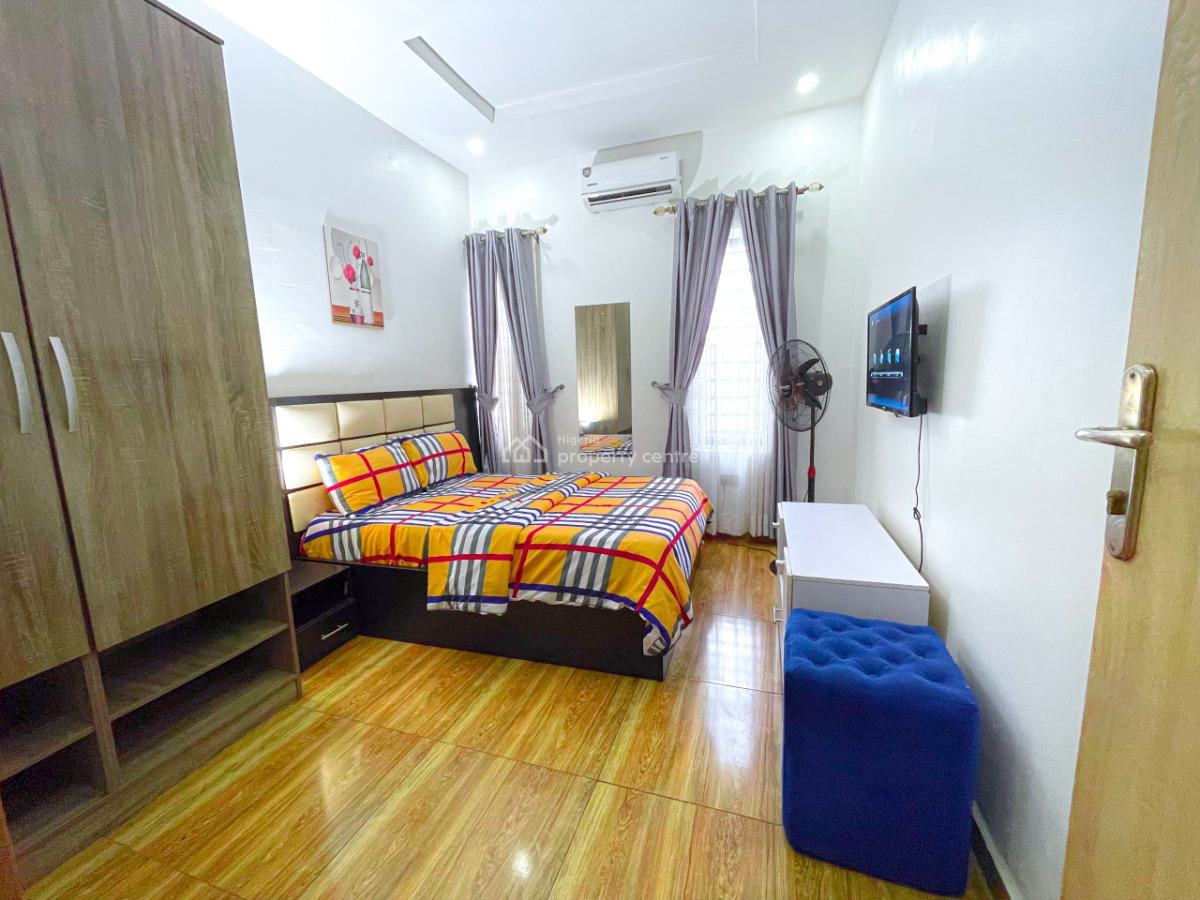 3 Bedroom Orchid Road Lekki, Orchid Road Lekki, Lekki, Lagos, Self Contain (single Rooms) Short Let