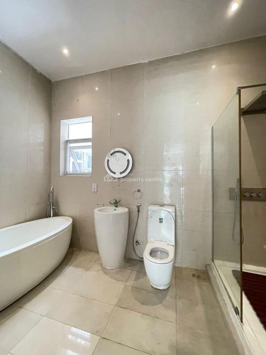 Spacious 3 Bed Apartment with Bq, Pool, Equipped Gym, Laundry Room,, Banana Island, Banana Island, Ikoyi, Lagos, Block of Flats for Sale