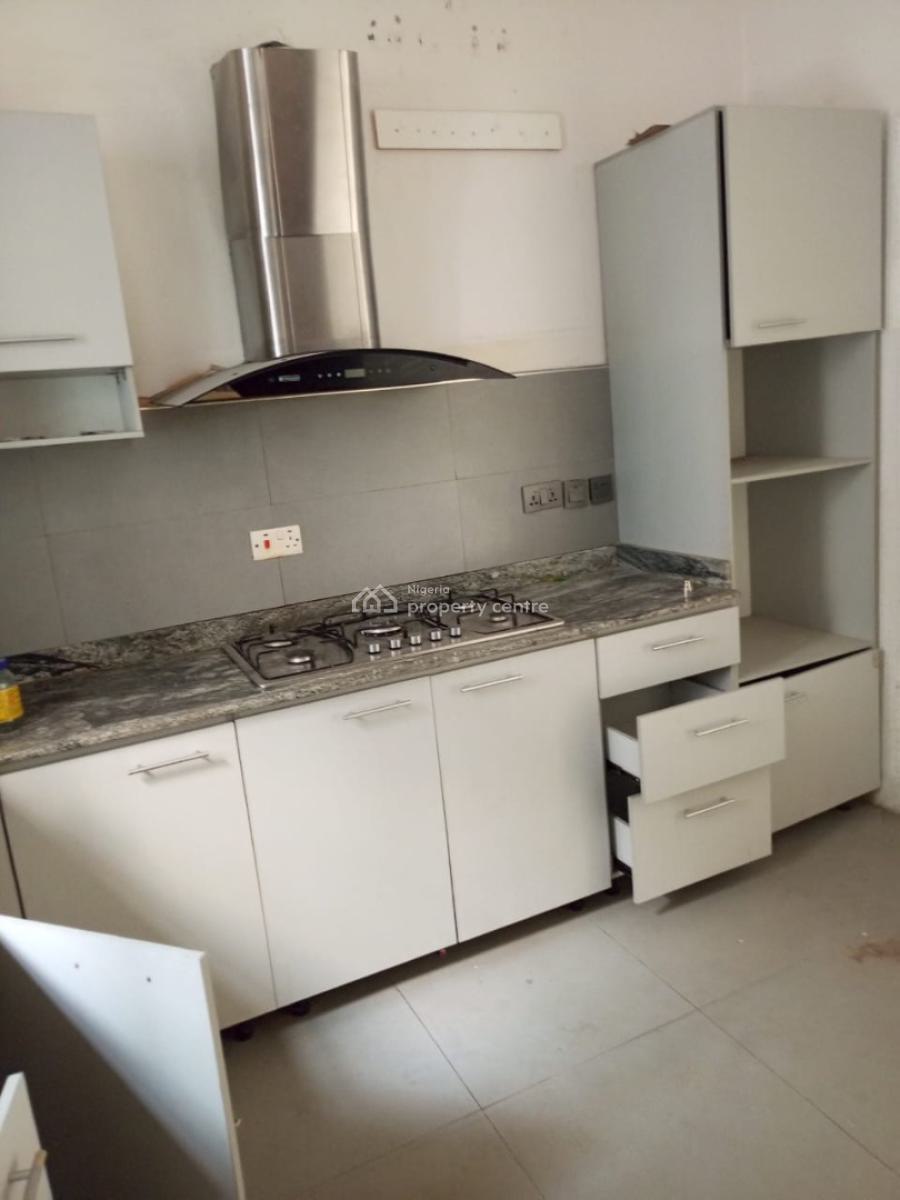 Spacious and Fully Serviced 2bedroom Apartment with Bq, Ologolo Lekki Lagos, Ologolo, Lekki, Lagos, Flat / Apartment for Rent