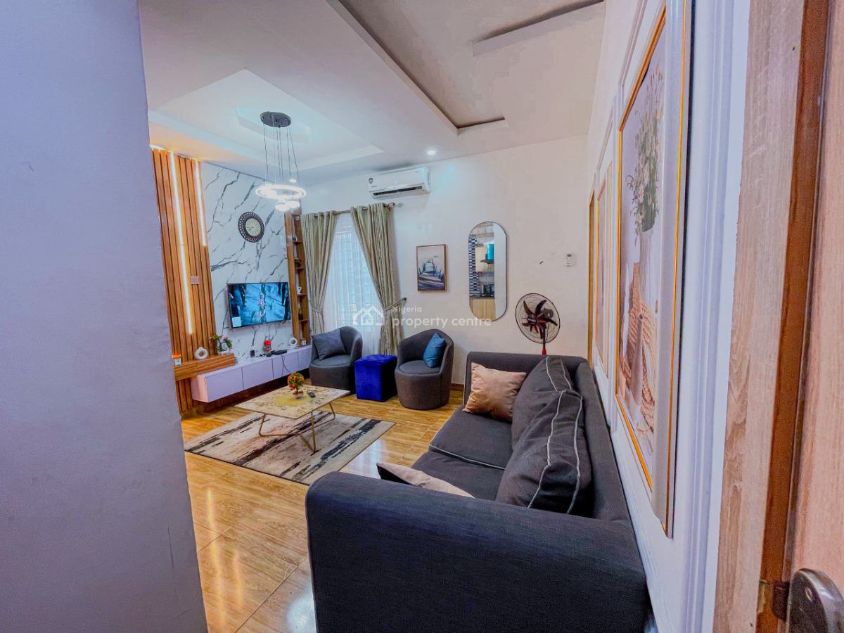 3 Bedroom with Ps5, Orchid Road, Lekki, Lagos, Self Contain (single Rooms) Short Let
