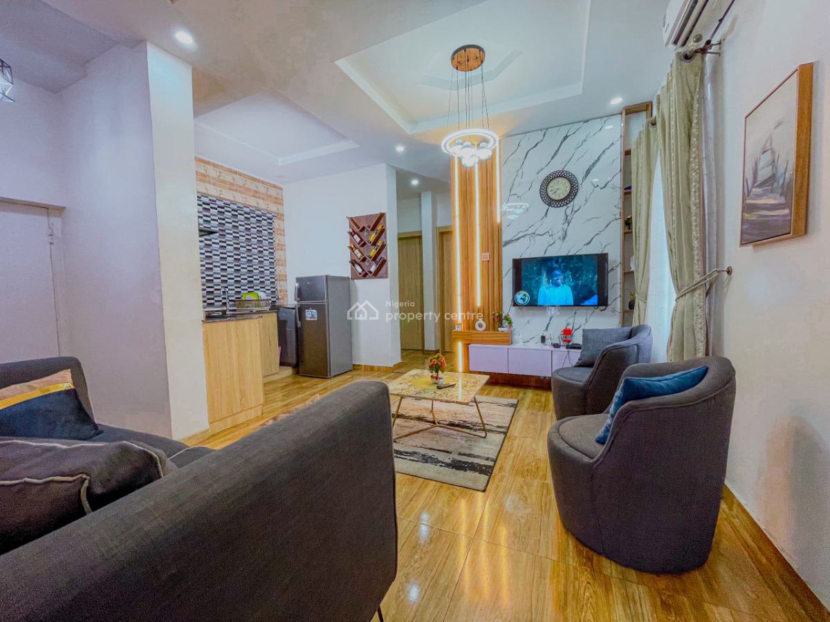 3 Bedroom with Ps5, Orchid Road, Lekki, Lagos, Self Contain (single Rooms) Short Let