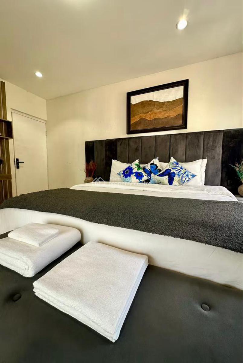 Luxury 2-bedroom Apartment with Pool Table & Tennis, Lekki Phase 1, Lekki, Lagos, Flat / Apartment Short Let