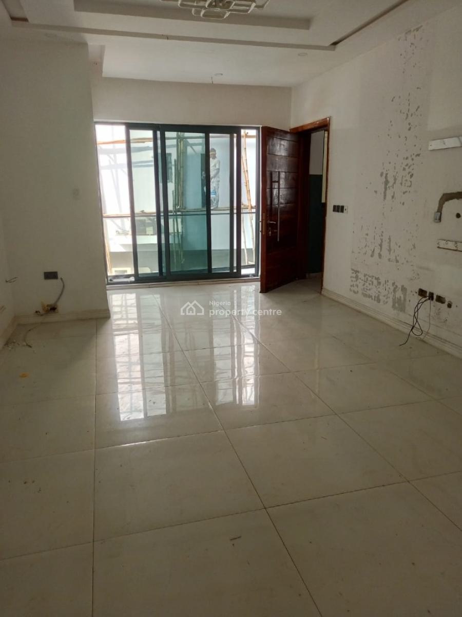 Spacious and Fully Serviced 2bedroom Flat on First Floor with Bq and, Ologolo, Lekki, Lagos, Flat / Apartment for Rent