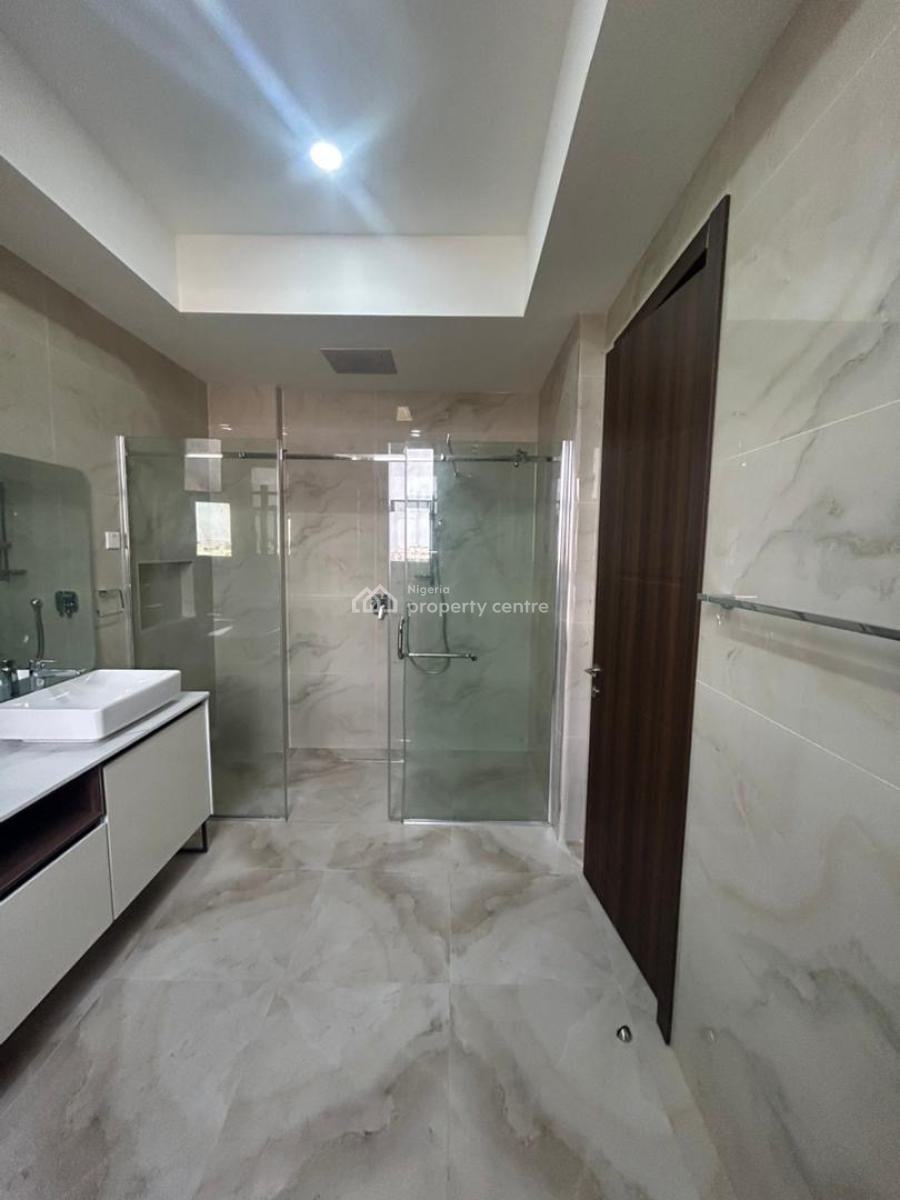 Well-designed and Fully Serviced 3-bedroom Apartment with Pool and Gym, Lekki Phase 1, Lekki, Lagos, Flat / Apartment for Sale