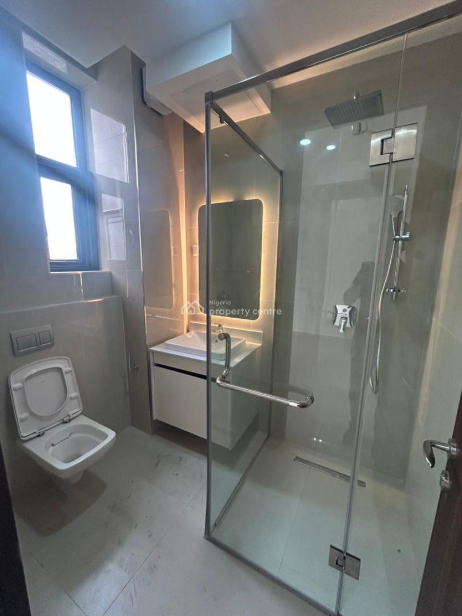 Well-designed and Fully Serviced 3-bedroom Apartment with Pool and Gym, Lekki Phase 1, Lekki, Lagos, Flat / Apartment for Sale