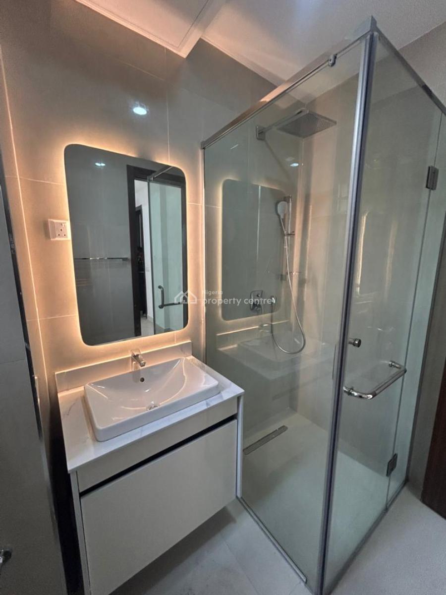 Well-designed and Fully Serviced 3-bedroom Apartment with Pool and Gym, Lekki Phase 1, Lekki, Lagos, Flat / Apartment for Sale