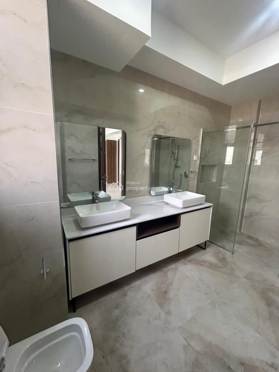 Well-designed and Fully Serviced 3-bedroom Apartment with Pool and Gym, Lekki Phase 1, Lekki, Lagos, Flat / Apartment for Sale