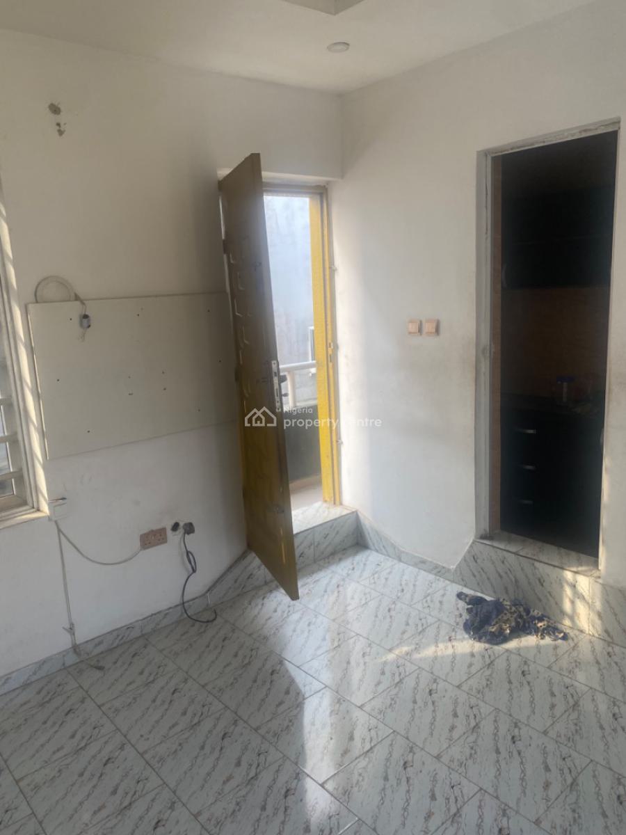 Single Room Self Contain (upstairs), Lekki, Lagos, Self Contain (single Rooms) for Rent