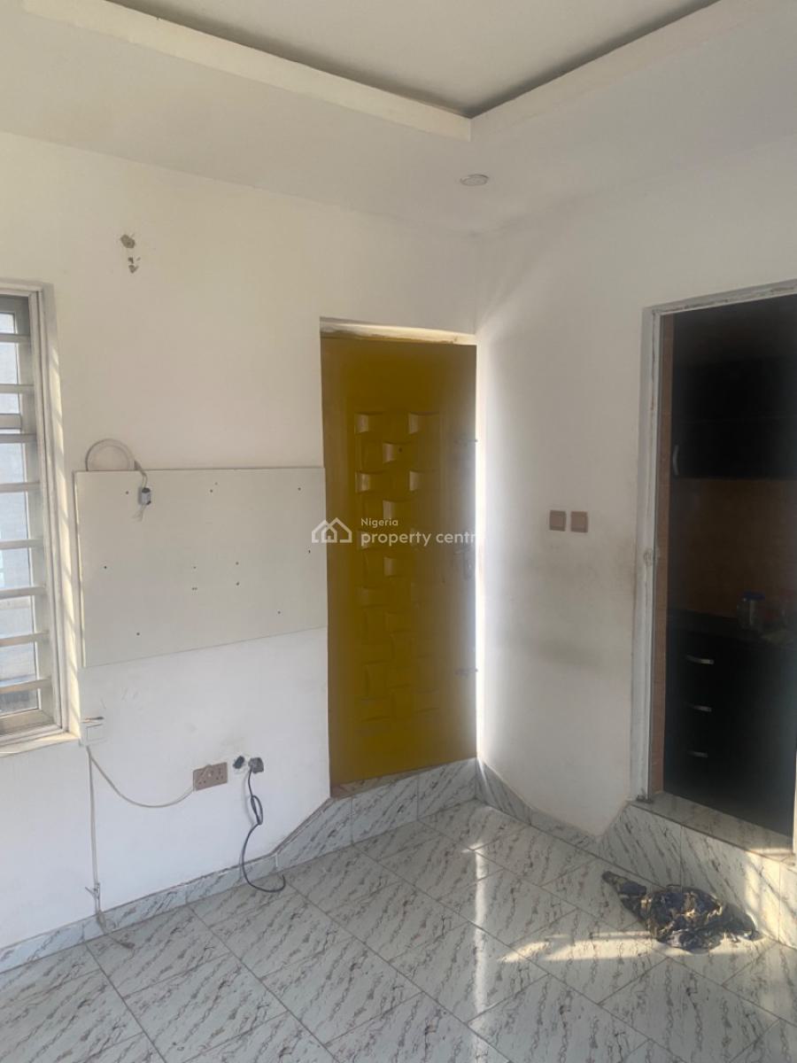 Single Room Self Contain (upstairs), Lekki, Lagos, Self Contain (single Rooms) for Rent