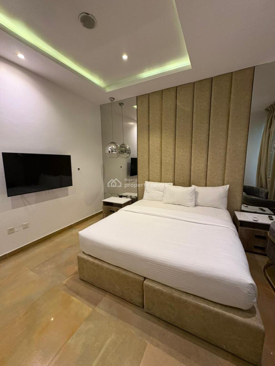 Stunning 3-bedroom Maisonette with Swimming Pool & Gym, Ikoyi, Lagos, Flat / Apartment Short Let