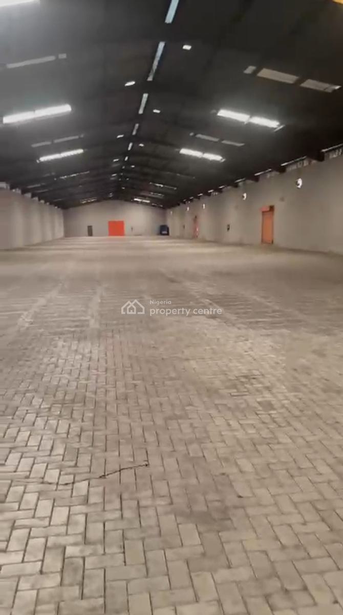 2500sqm Warehouse with Inverter, Iyana Isolo, Isolo, Lagos, Warehouse for Rent