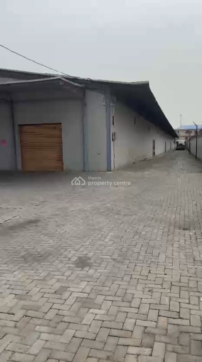 2500sqm Warehouse with Inverter, Iyana Isolo, Isolo, Lagos, Warehouse for Rent