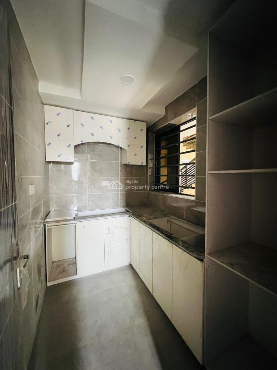 Newly Built 2 Bedroom Apartment with Bq, Surulere, Lagos, Block of Flats for Sale