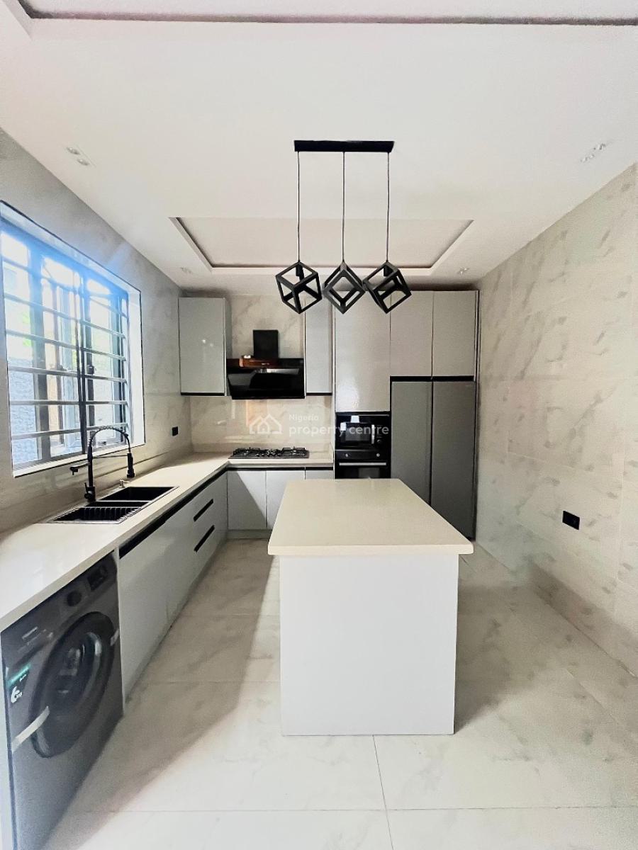 Spacious 4-bedroom Fully Detached House + Bq, Ologolo, Lekki, Lagos, Detached Duplex for Sale