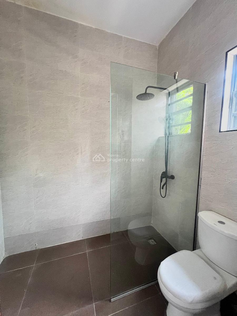 Well-arranged 2-bedroom Apartment, Ologolo, Lekki, Lagos, Flat / Apartment for Rent