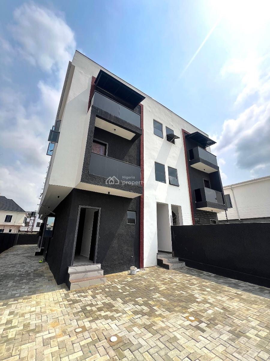 Well-arranged 2-bedroom Apartment, Ologolo, Lekki, Lagos, Flat / Apartment for Rent