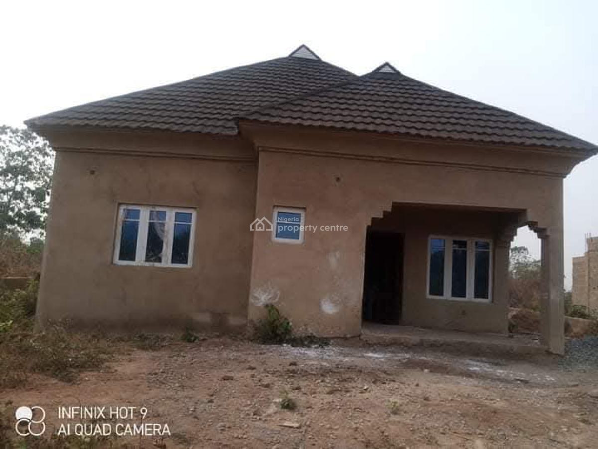 Modern Twin Flat of 3 Bedroom and 2 Bedroom on 2 Plots of Land, Alakia, Ibadan, Oyo, Block of Flats for Sale
