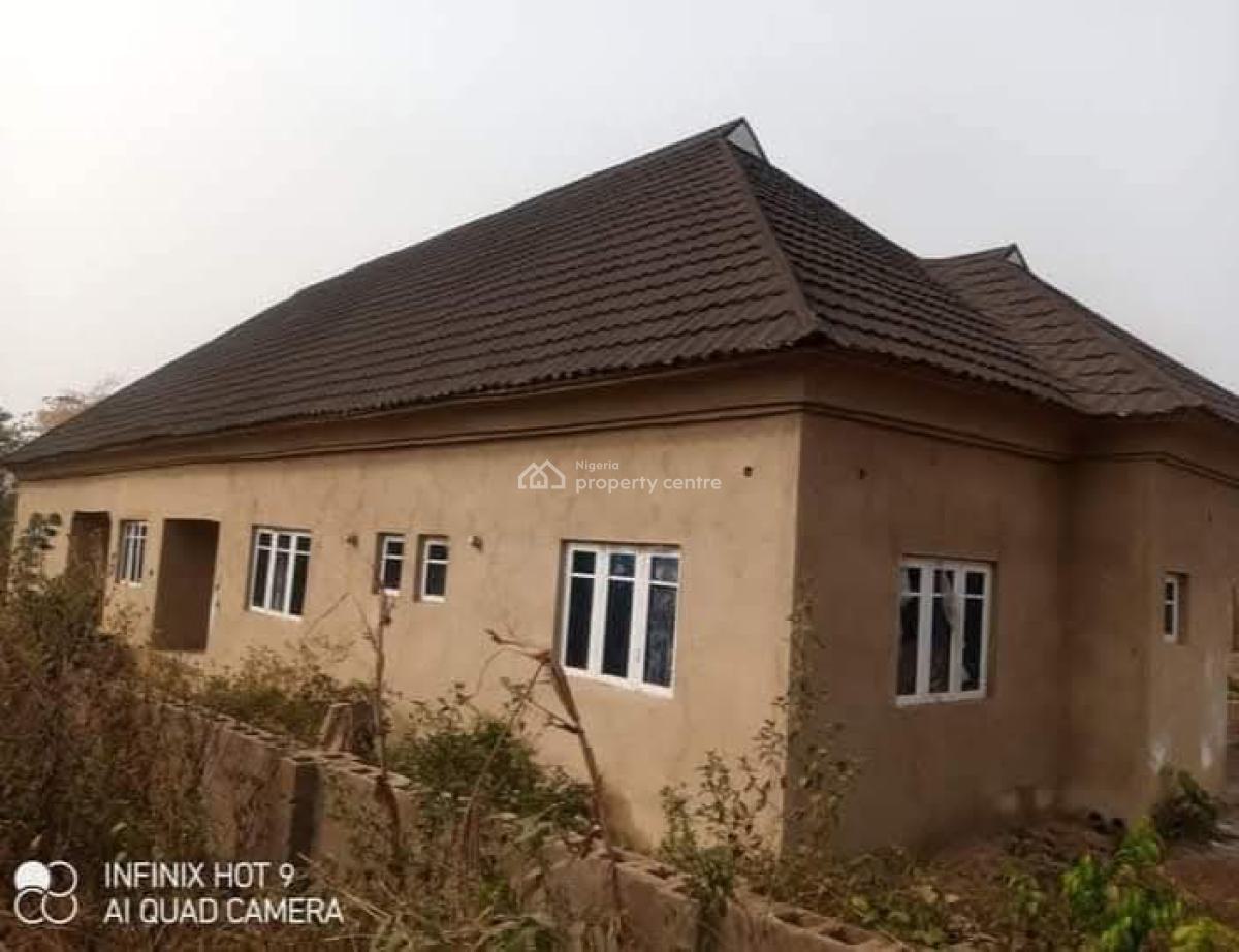 Modern Twin Flat of 3 Bedroom and 2 Bedroom on 2 Plots of Land, Alakia, Ibadan, Oyo, Block of Flats for Sale