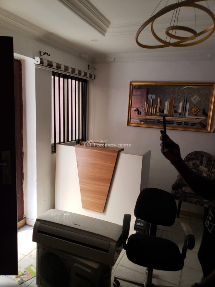 Lovely 2 Bedroom Flat, Self Compound, Gra Phase 1, Magodo, Lagos, Flat / Apartment for Rent