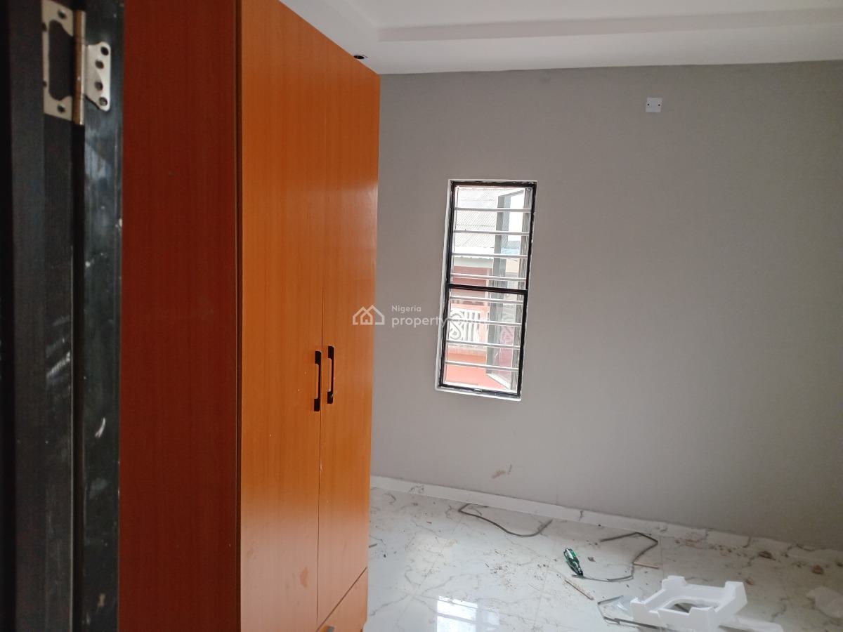 4 Bedroom  Flat, By Lsdpc Estate, Adekunle, Yaba, Lagos, Flat / Apartment for Rent