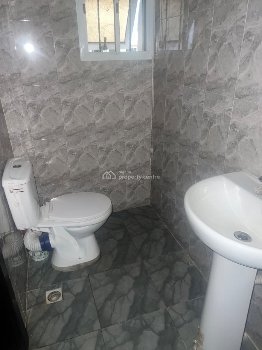 Modern Two-bedroom Flat with Spacious Living Areas, Off Admiralty Lekki Phase 1, Lekki, Lagos, Flat / Apartment for Rent