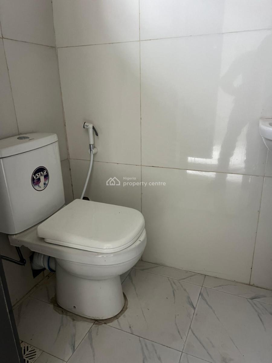 3 Bedroom Apartment at Prime Location, Shangisha, Gra Phase 2, Magodo, Lagos, Flat / Apartment for Sale