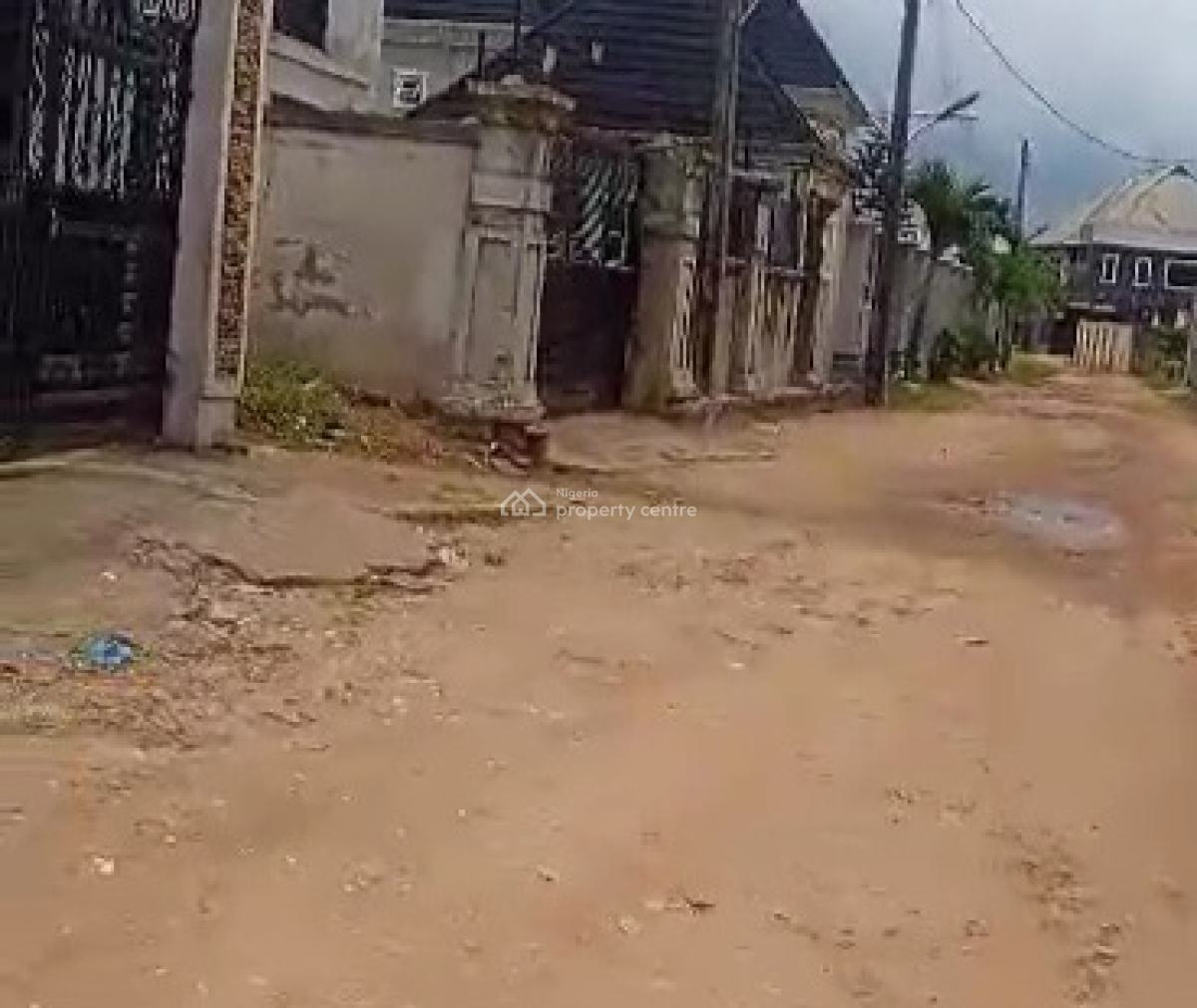 10 Flats of 1bedroom & 4flats of 2bedroom Flats  140ft By 150ft Land, Ugbor Central, Back of Nipco Fuel Station, Benin, Oredo, Edo, Block of Flats for Sale