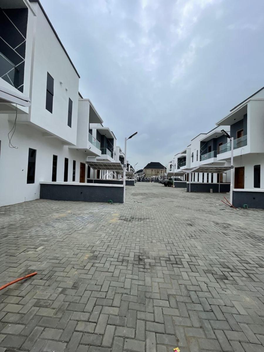 4 Bedroom Semi Detached Duplex with Bq (shared Compound), 4 Bedroom Semi Detached Duplex with Bq (shared Compound), Vgc, Lekki, Lagos, Semi-detached Duplex for Sale