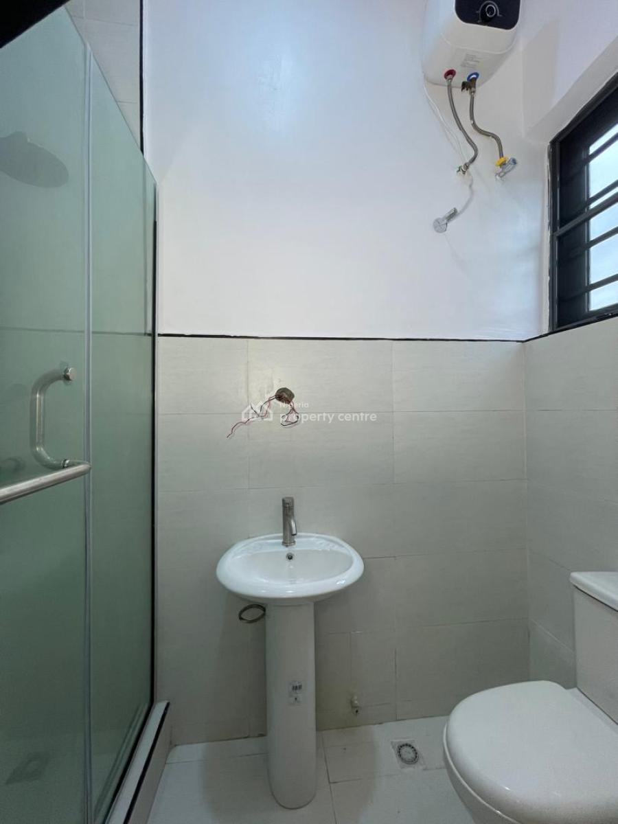 4 Bedroom Semi Detached Duplex with Bq (shared Compound), 4 Bedroom Semi Detached Duplex with Bq (shared Compound), Vgc, Lekki, Lagos, Semi-detached Duplex for Sale