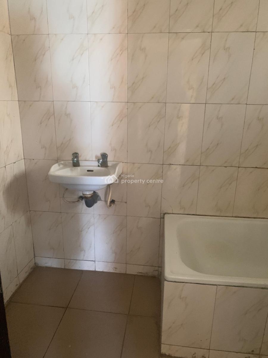 Spacious 4bwdroom Semi Detached Duplex in a Serviced Estate, Mobolaji Johnson Estate, Lekki Phase 1, Lekki, Lagos, Lekki Phase 1, Lekki, Lagos, Semi-detached Duplex for Rent