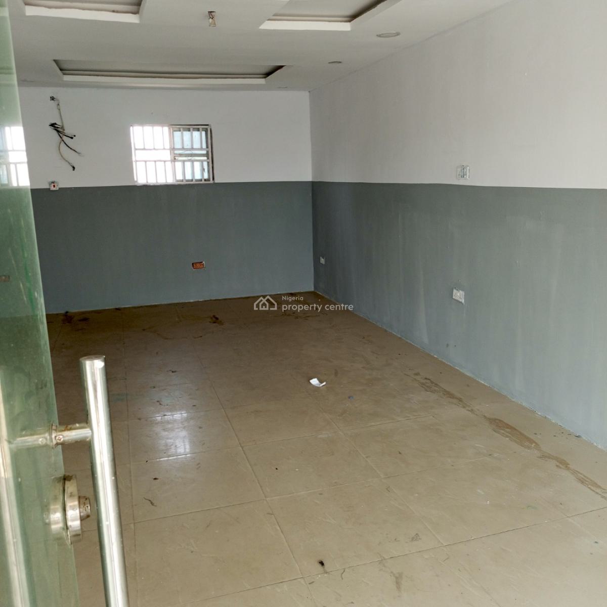 Sharp and Spacious Shop in Thomas Estate (upstairs), Thomas Estate Ajah-lekki, Ajah, Lagos, Shop for Rent