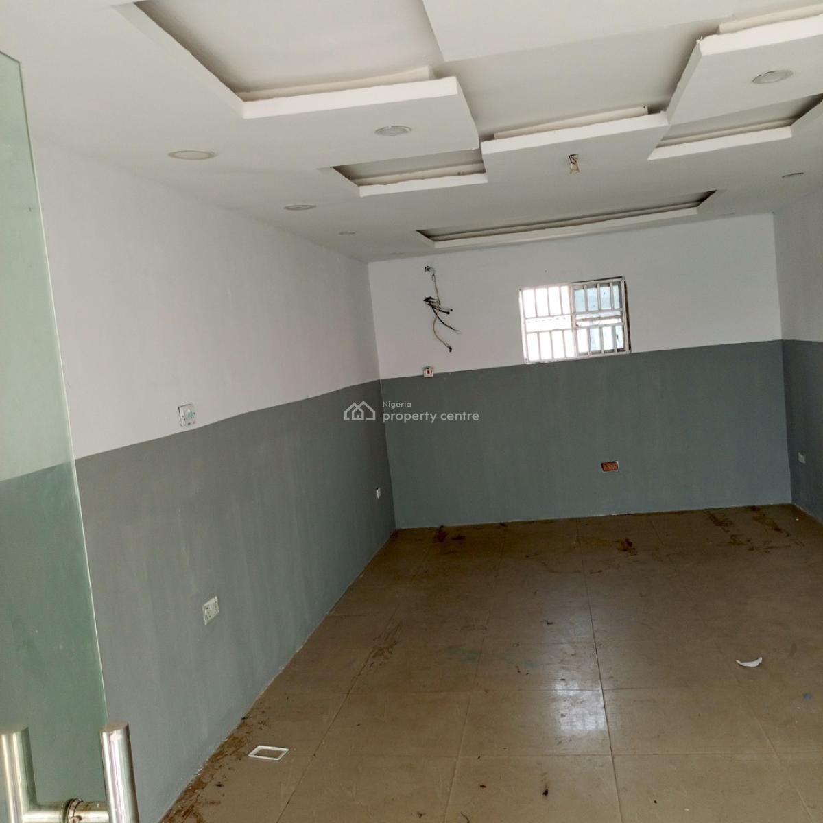 Sharp and Spacious Shop in Thomas Estate (upstairs), Thomas Estate Ajah-lekki, Ajah, Lagos, Shop for Rent