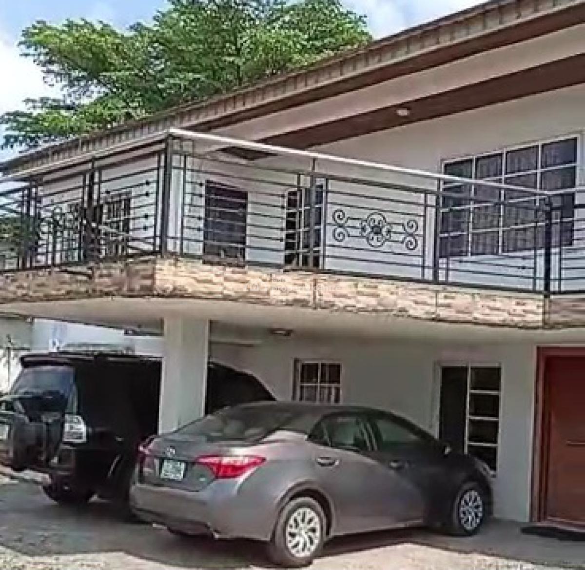 6 Bedrooms Duplex, with 3 Bedroom Bq 100ft By 150ft Land, Aiguobasimwin Crescent, Off Golf Course Road, Gra, Benin, Oredo, Edo, Detached Duplex for Sale