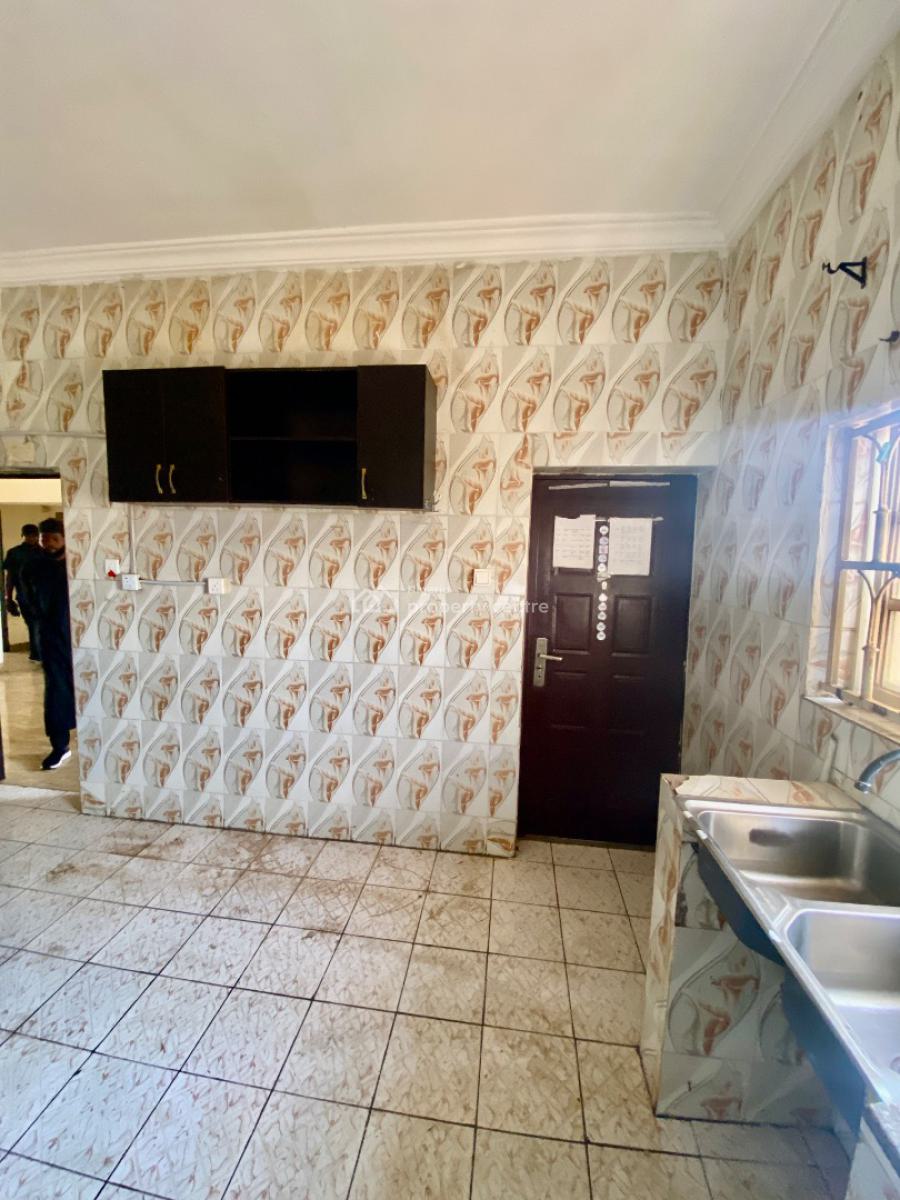 Newly Vacated and Spacious 2 Bedroom Apartment, Ebiano Supermarket, Gaduwa, Abuja, Flat / Apartment for Rent